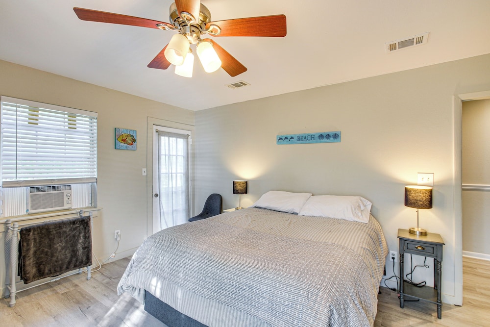 Bayfront Haven: Group Getaway in Milton!