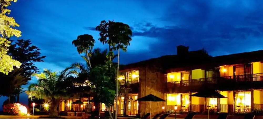Paraa Safari Lodge