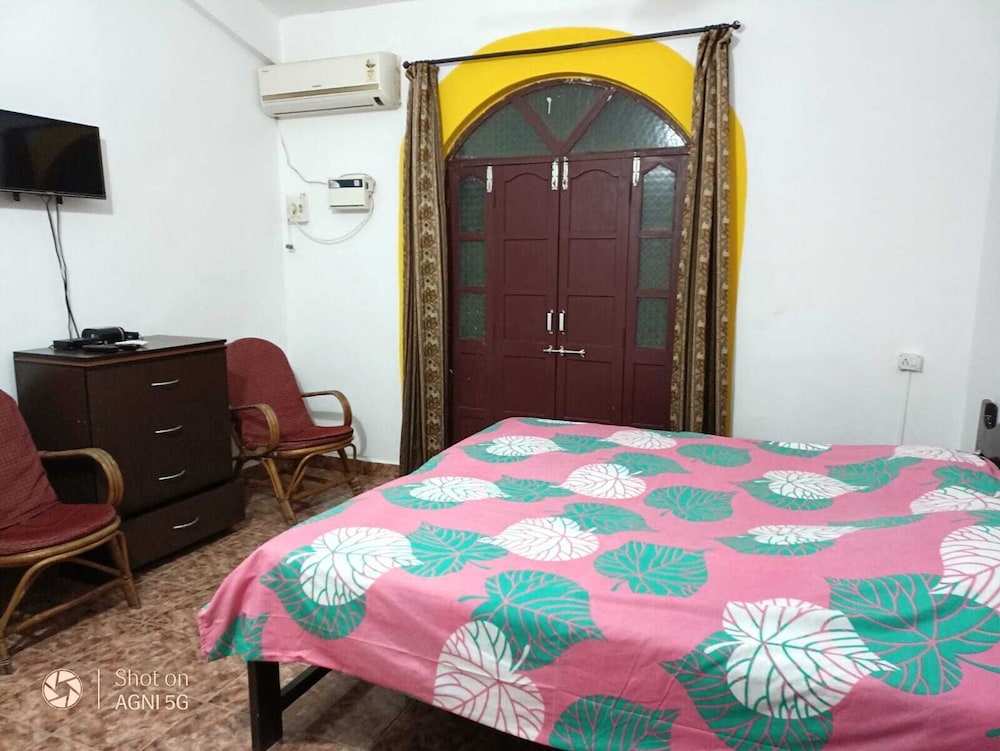 Villa AlexMarie guest house