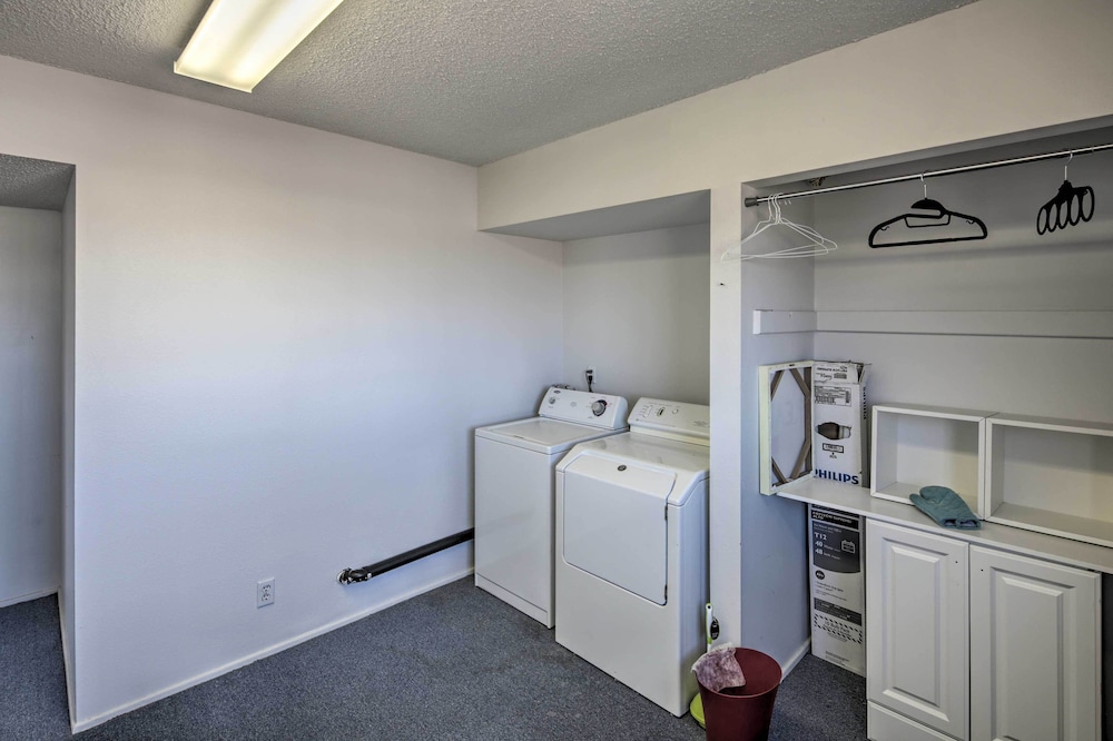 Kingman Apartment < 2 Miles to Route 66 Sign!