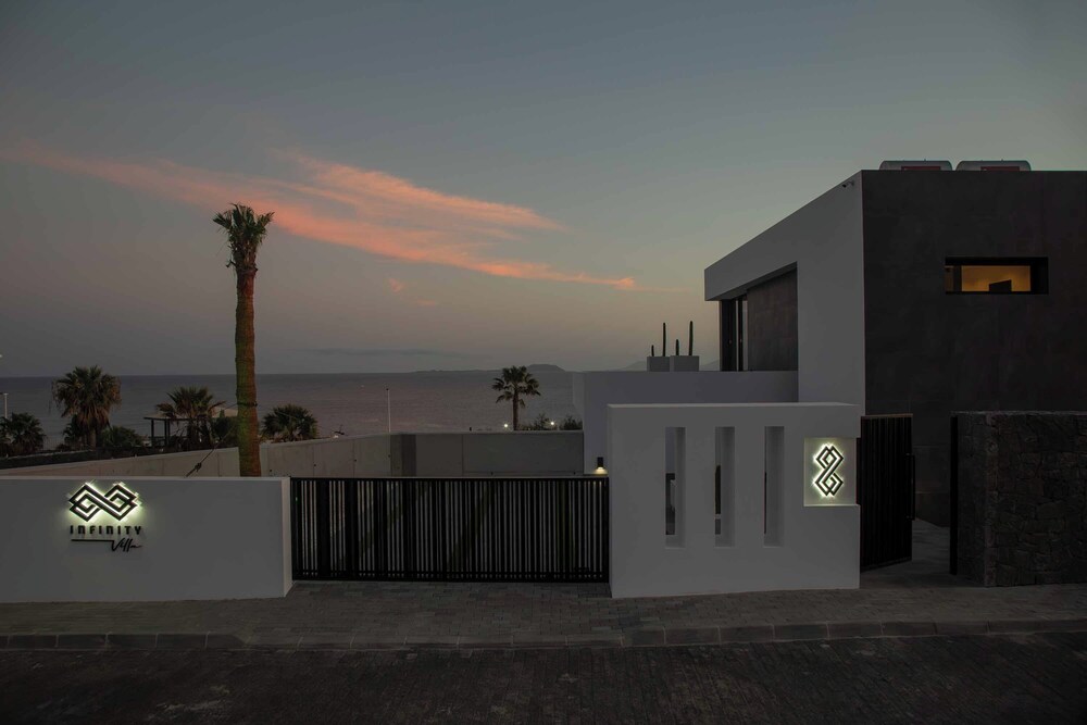 Villa Infinity