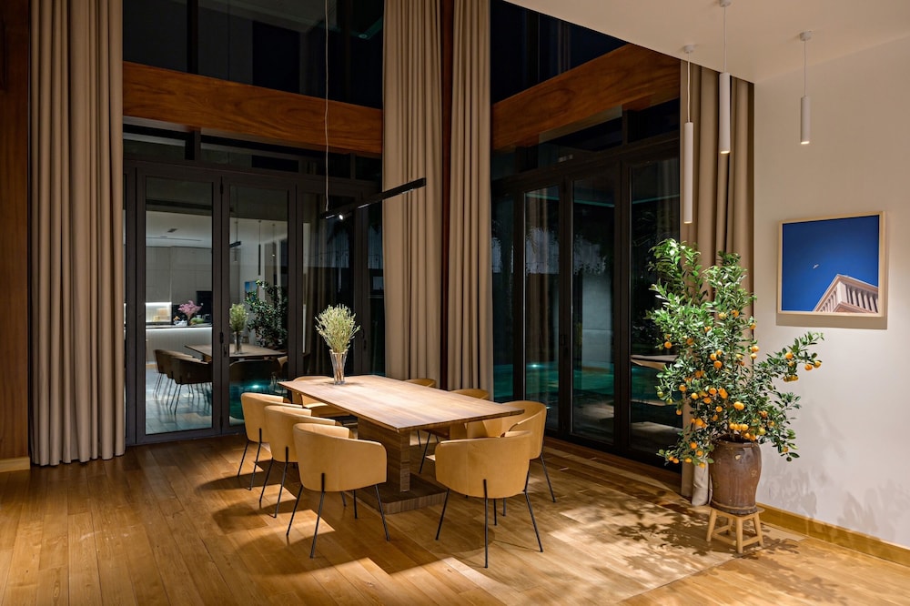 Glamorous getaway VILLA in Bien Hoa view 2