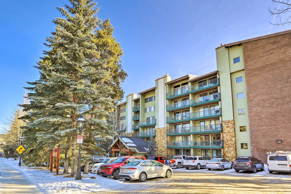 Ski-in Penthouse in Breckenridge w/ Pool Access! view 5