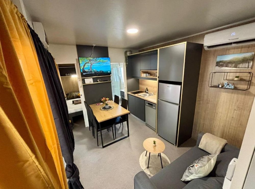 TJ Escape - Mobile Home With Hot Tub And Terrace