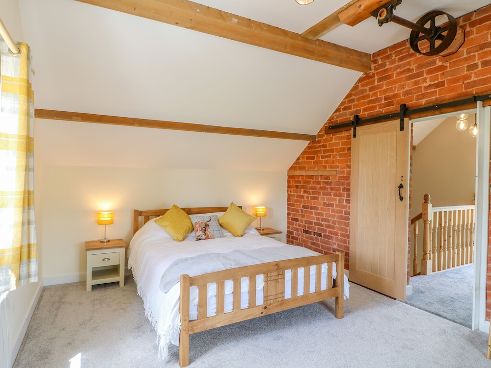 Acorn Lodge