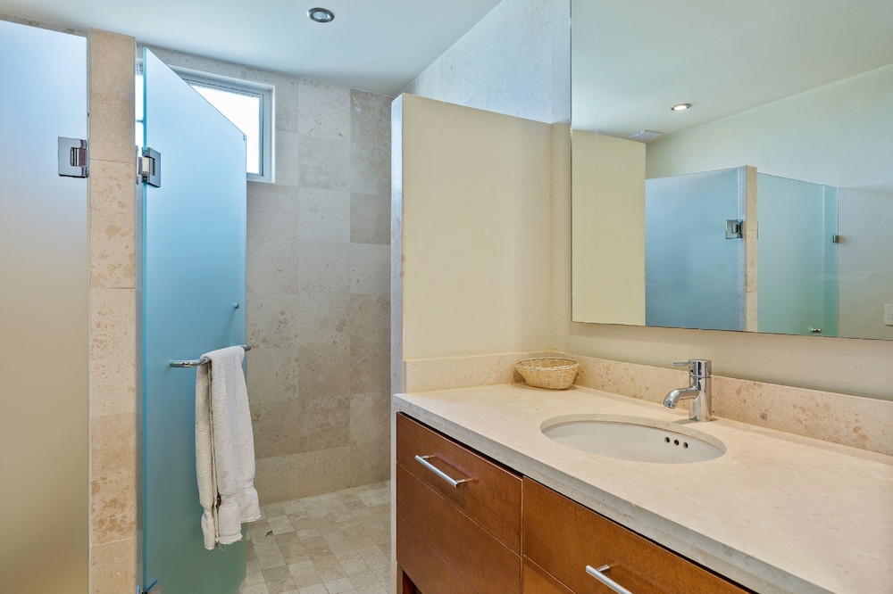 Encanto Living 0504 -2BR by Kivoya