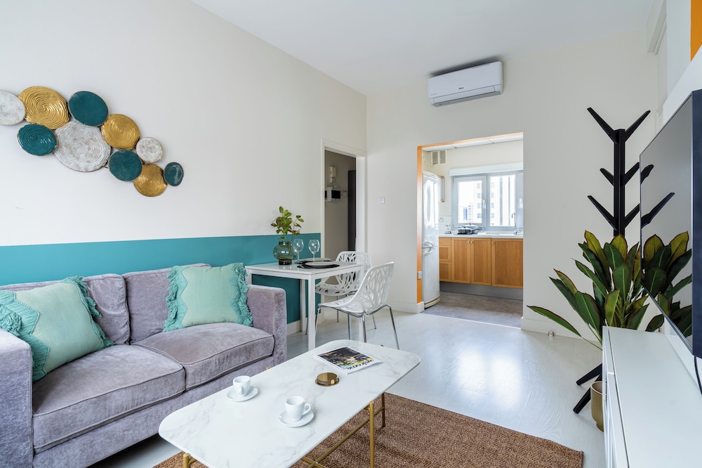 Local Host Living - Signature Apartments in Nicosia