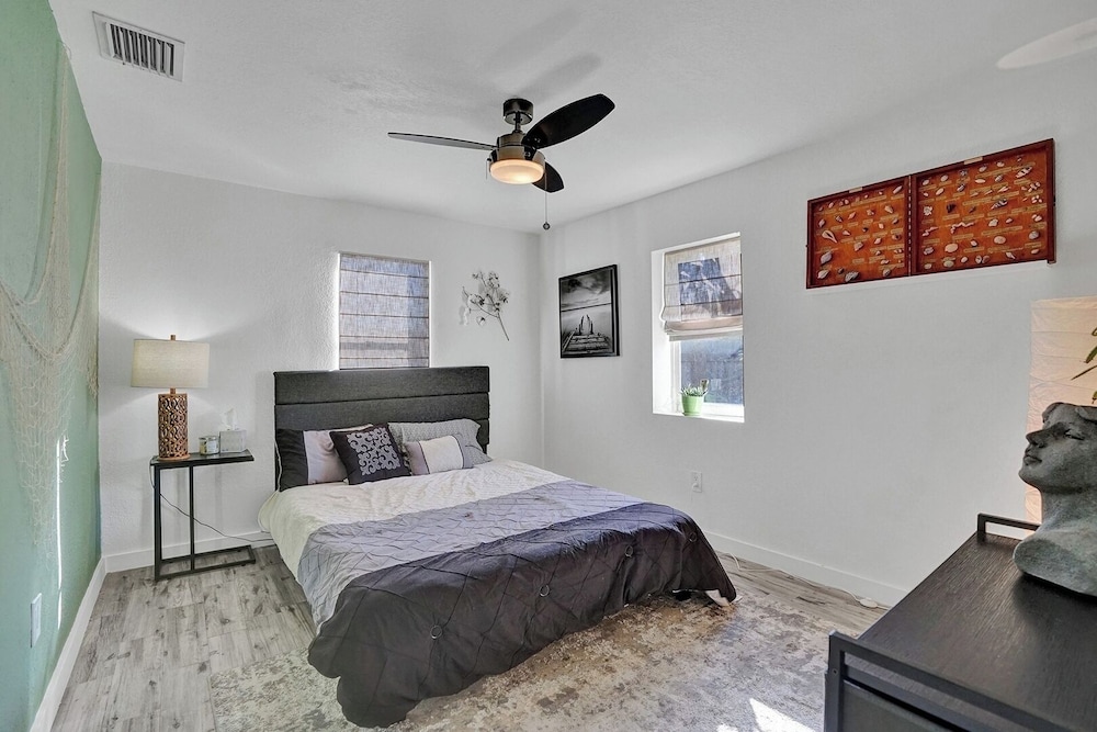 Zen 2br, 7 Min From Beach & Airport, Save Now!