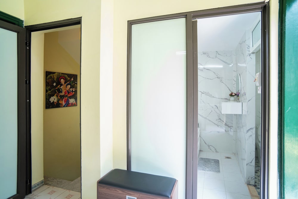 CozyPosy Premier Apartment