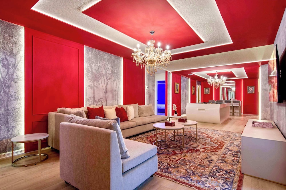 Escape to Luxury: Magical 10-bedroom Villa Near Disney World!