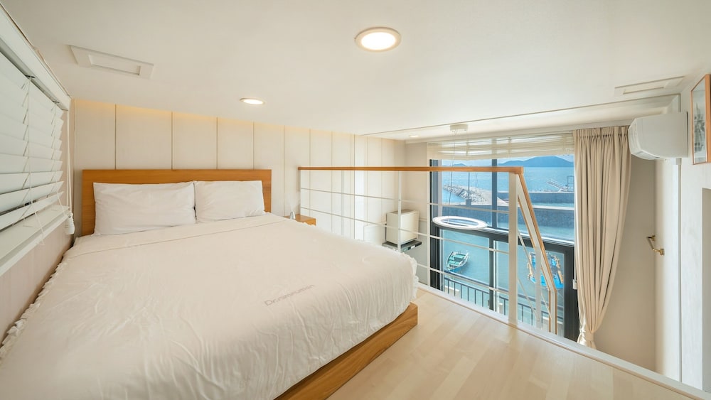 Yeosu Sorrr Spa Oceanview Pension
