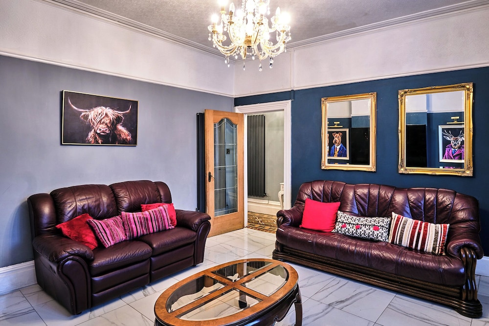 Charming Cardiff Home With Private Parking & Modern Amenities