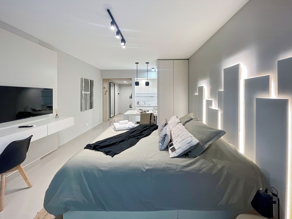 Ayres Suites Moreno