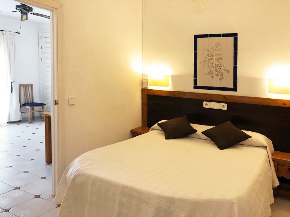 Granada Apartments Ibiza photo 3