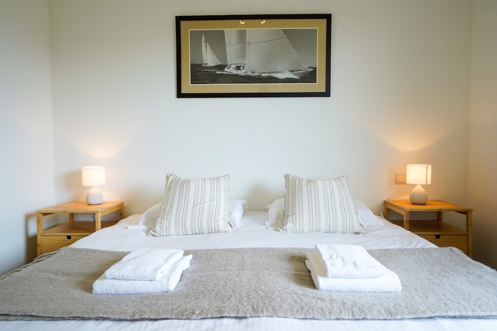 Spacious Apartment With Sea Views