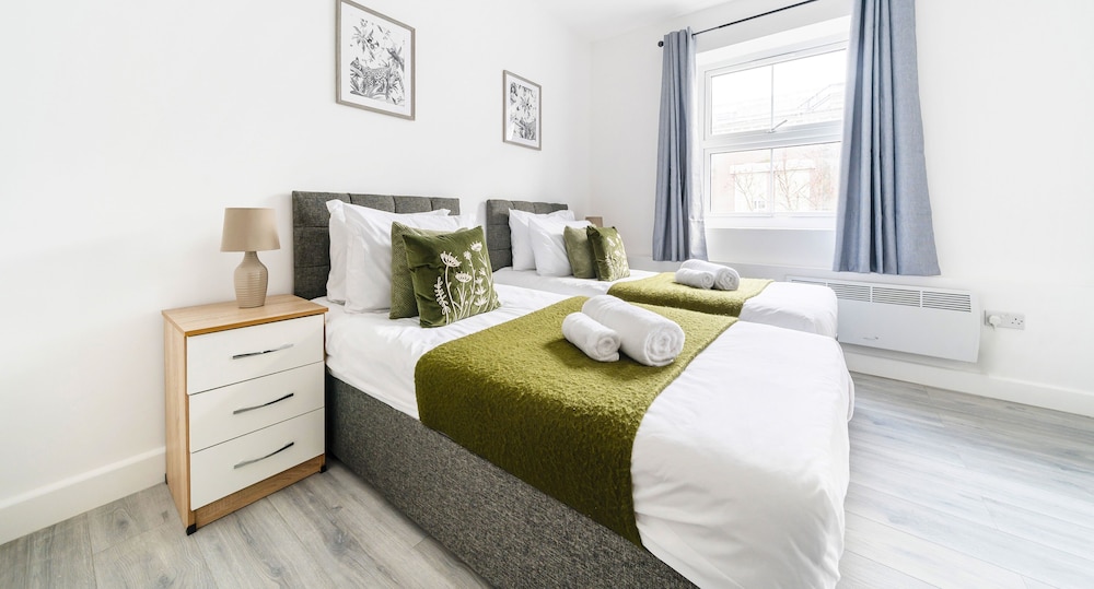Modern Town Center Apartments Aldershot