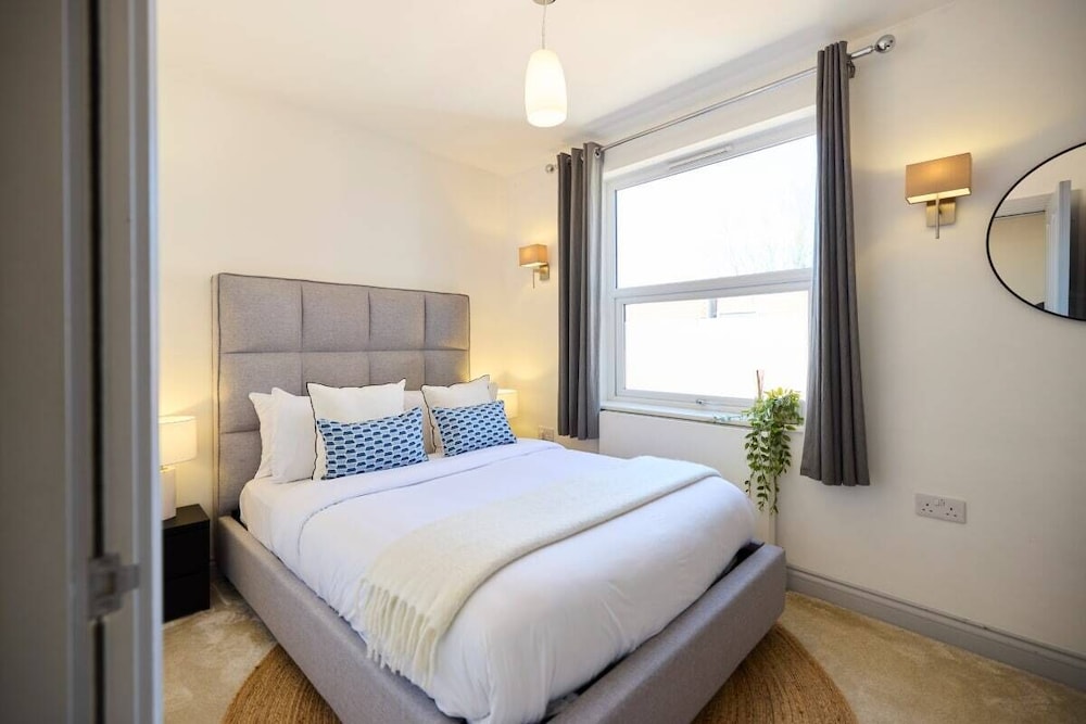 The Leghorn Quarters - Modern 3bdr With Balcony
