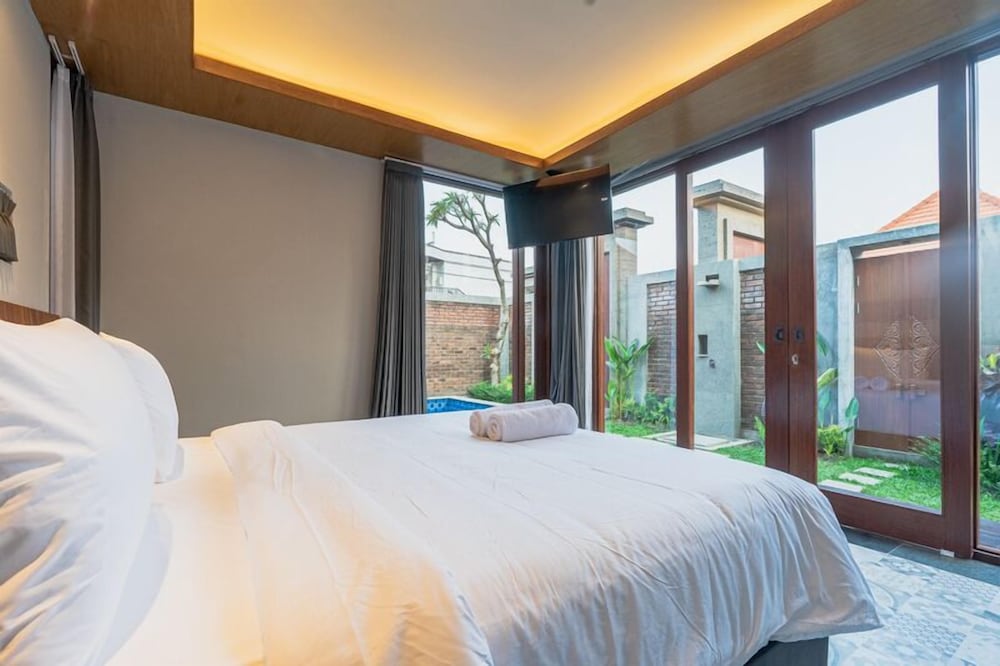 Serenia Villas Amed