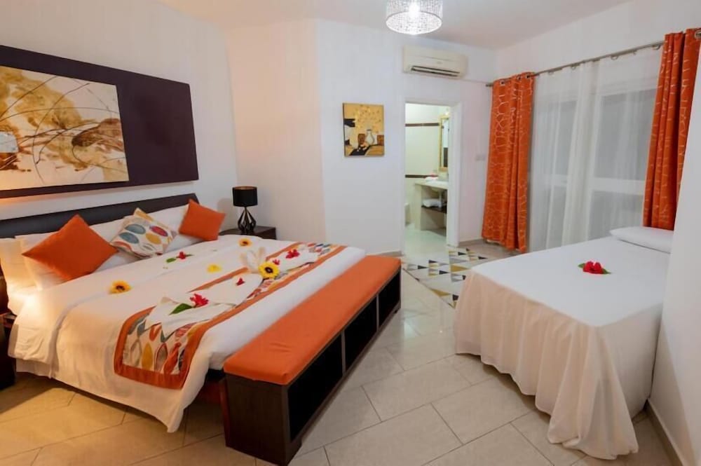 Praslin Paradise photo 2