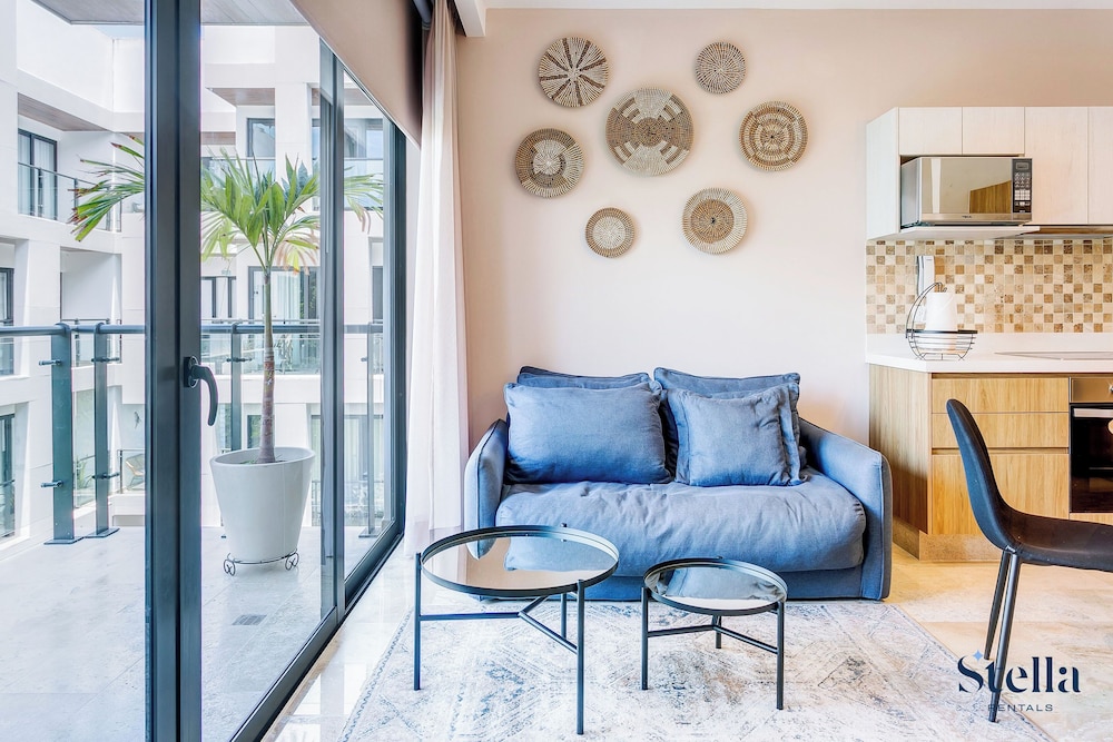 Luxe Apartments near famous 5th Ave