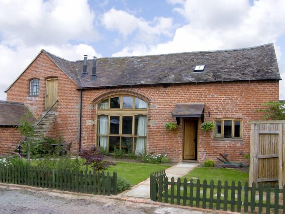 Shrewsbury Vacations - The Coach House - Property Image 1