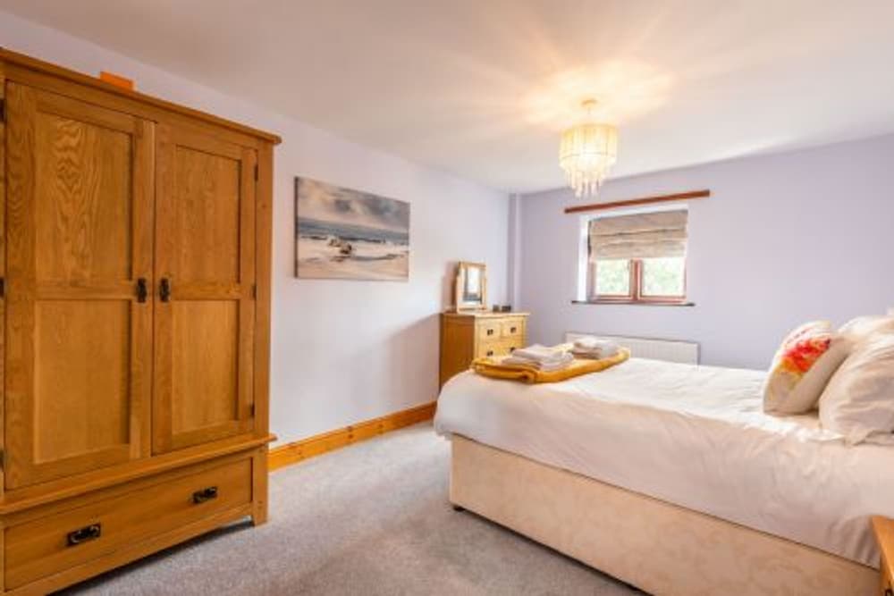 Host Stay Honeysuckle Cottage