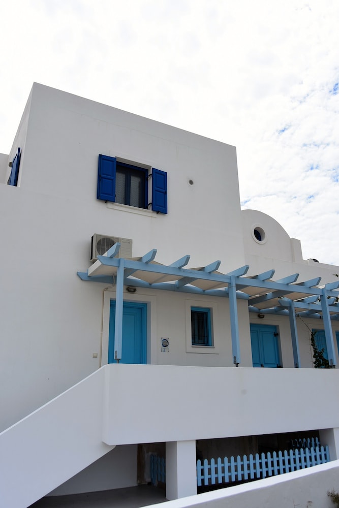 ADELPHI APARTMENTS