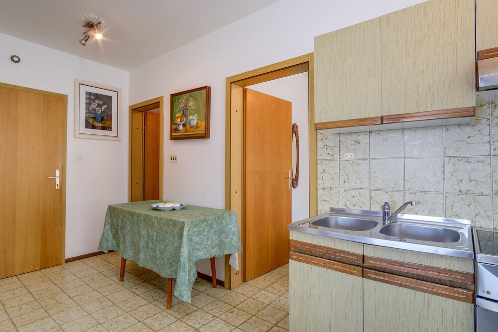 An Apartment Kamelia view 5
