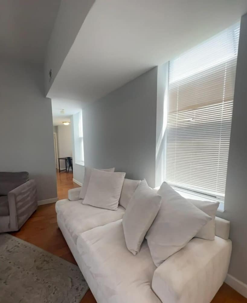 2BR WD Forest Park Barnes Hospital Zoo view 5