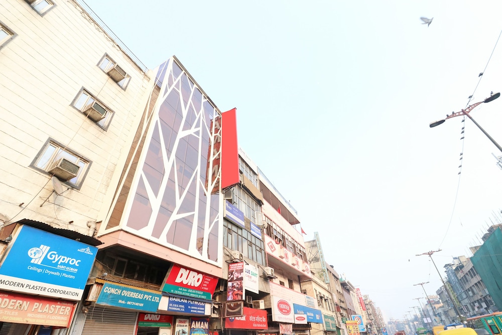 OYO 11593 Hotel Aman Guest House