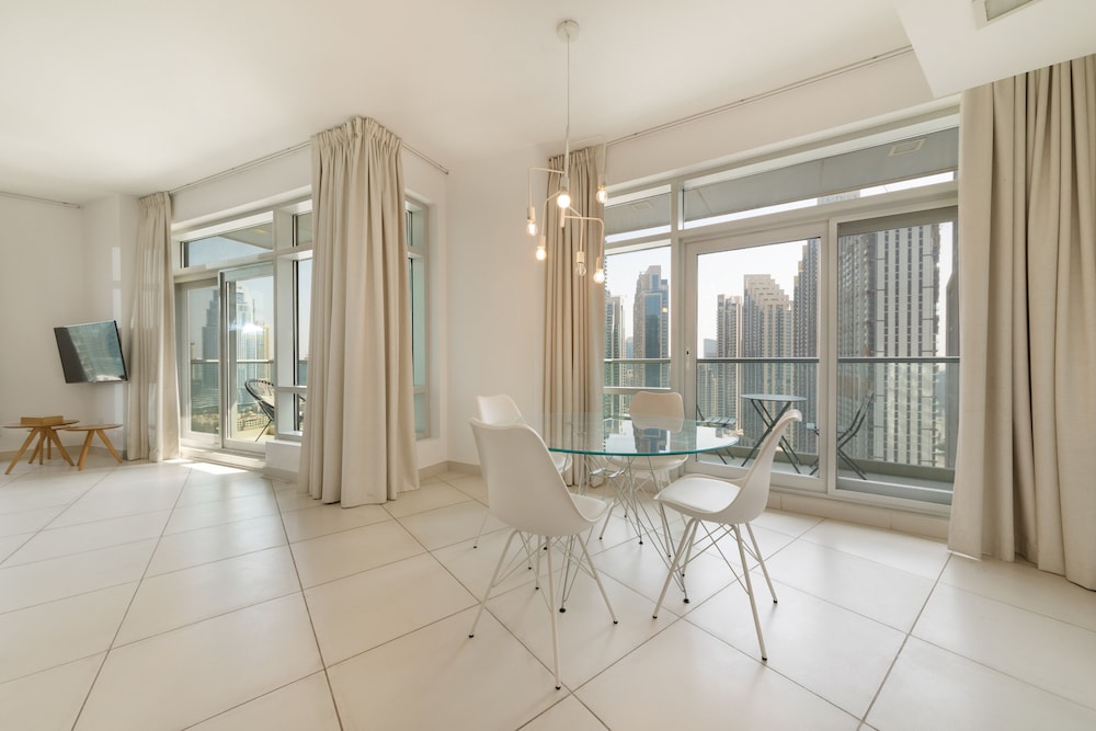 Maison Privee - Central Dubai Apt w/Danish Twist & Burj Khalifa Vws