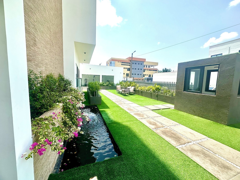 Belrose Place