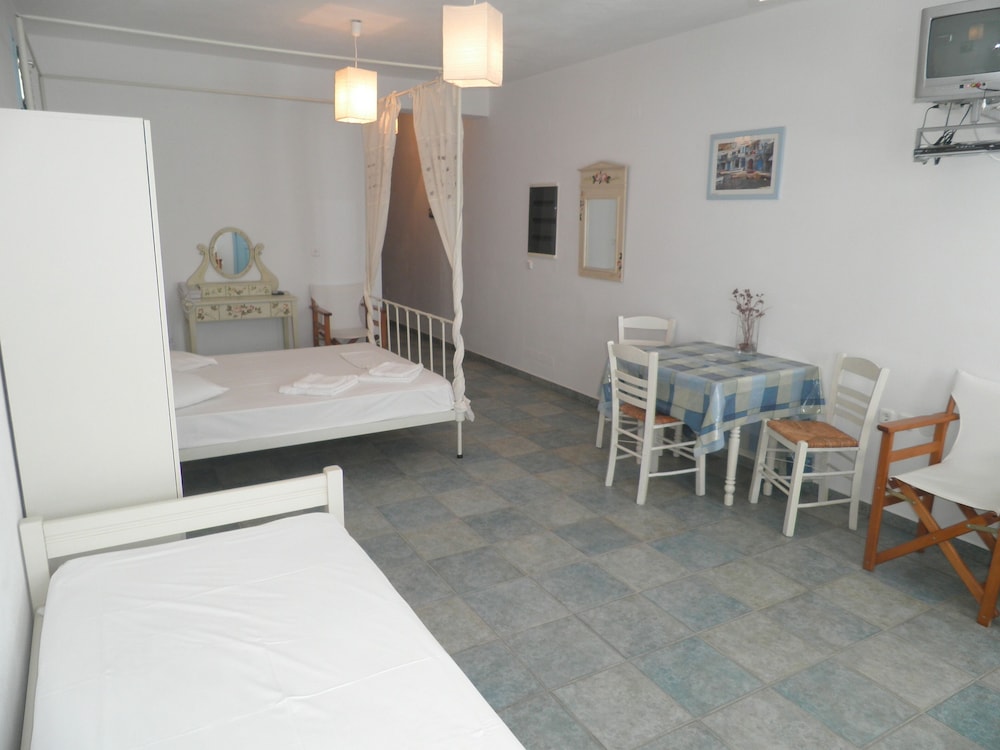 Kavalieros Studios - Property Image 3