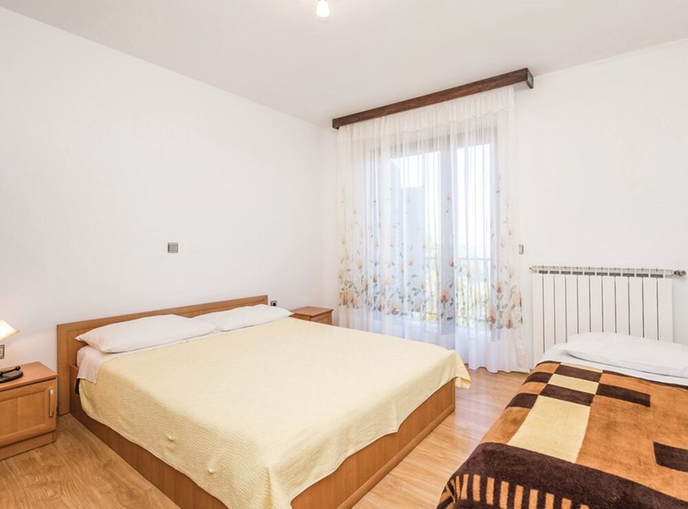 Elegant Brsec Apartments With Sea View