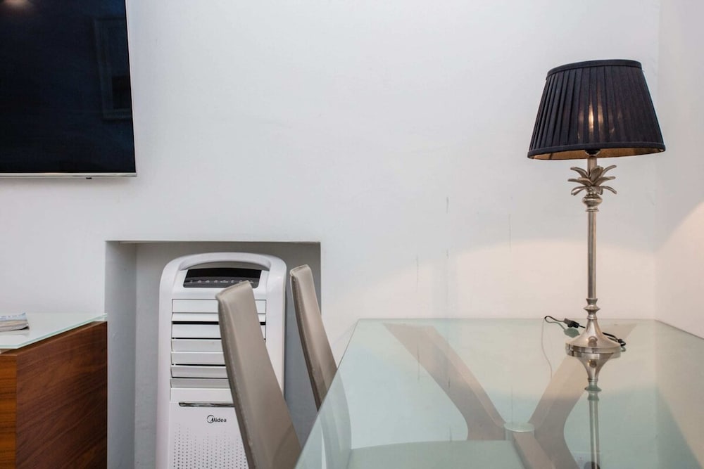 Cozy 1 Bedroom Apartment near Harrods, Knightsbridge