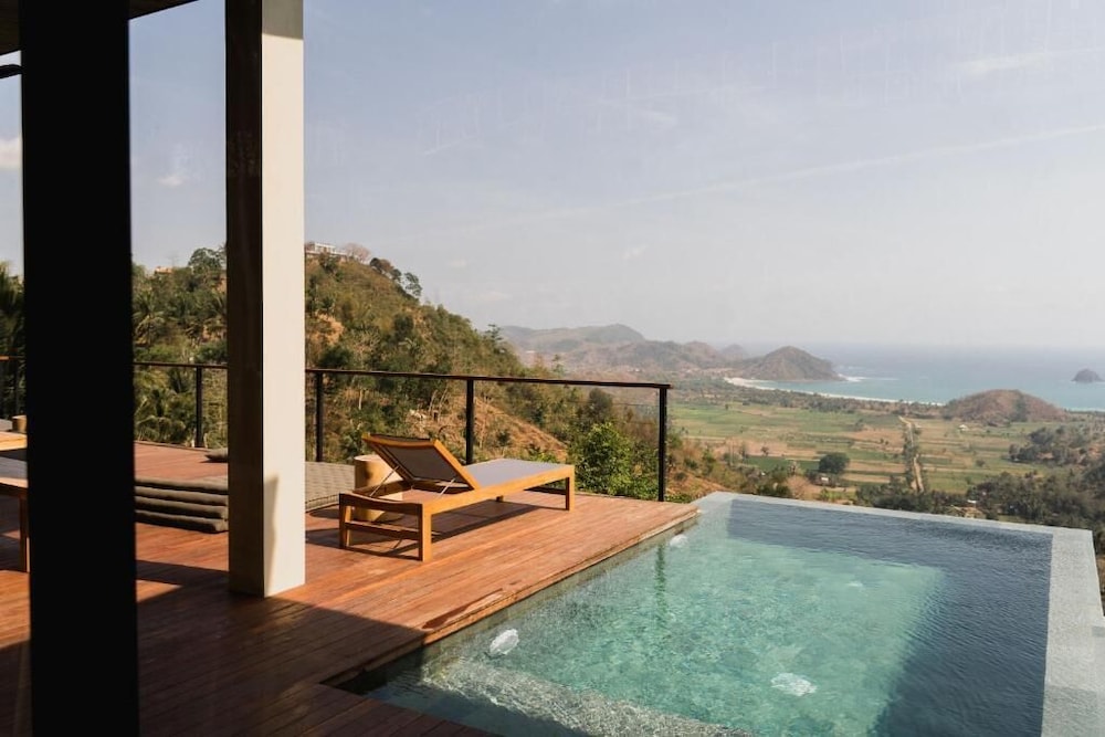 DUNIA LOMBOK