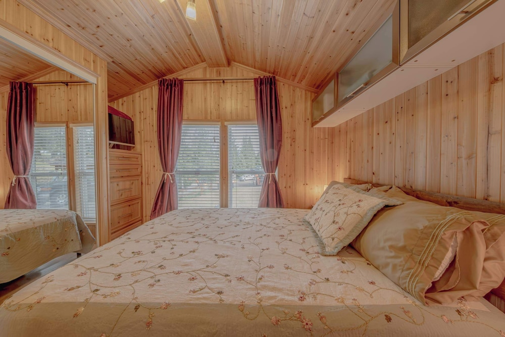 Eagles Nest Cabin Cozy Mountain Retreat for 4