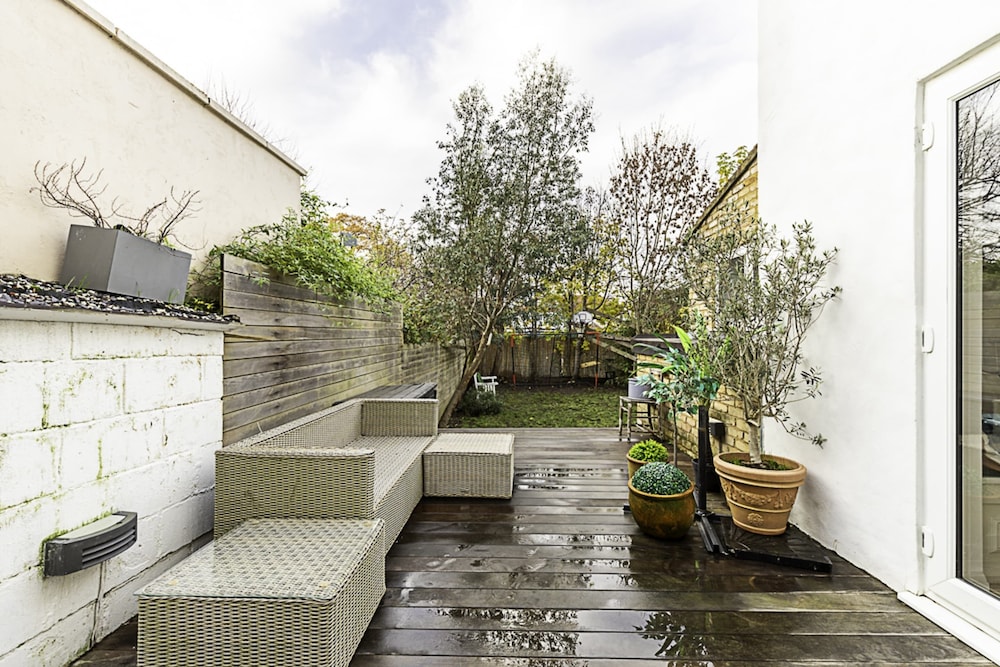 outdoor bbq area