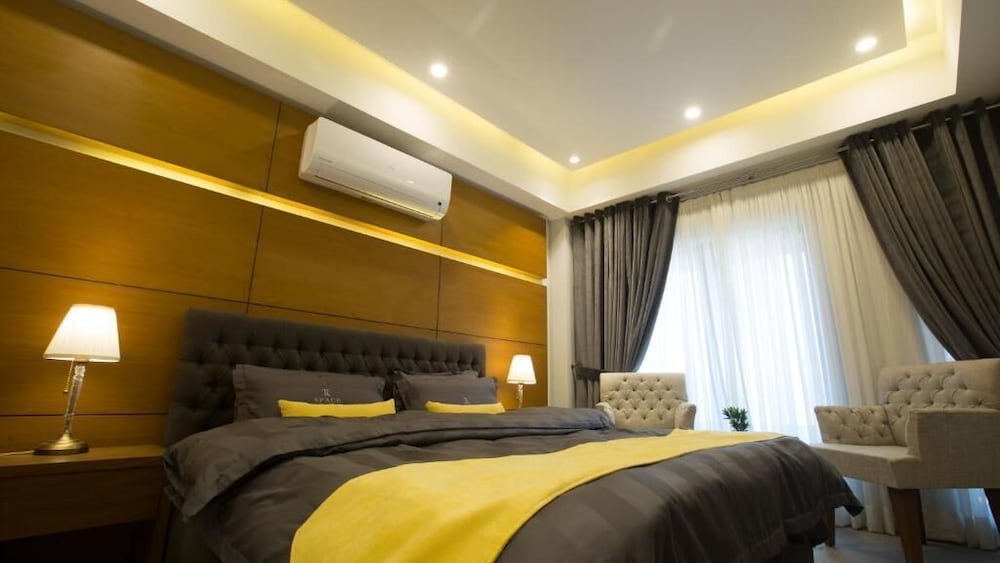 Space Luxury Rental Suites