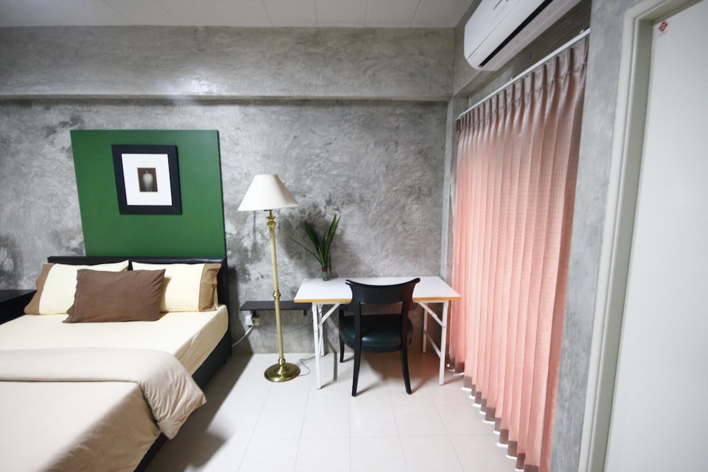 Suntisuk Place