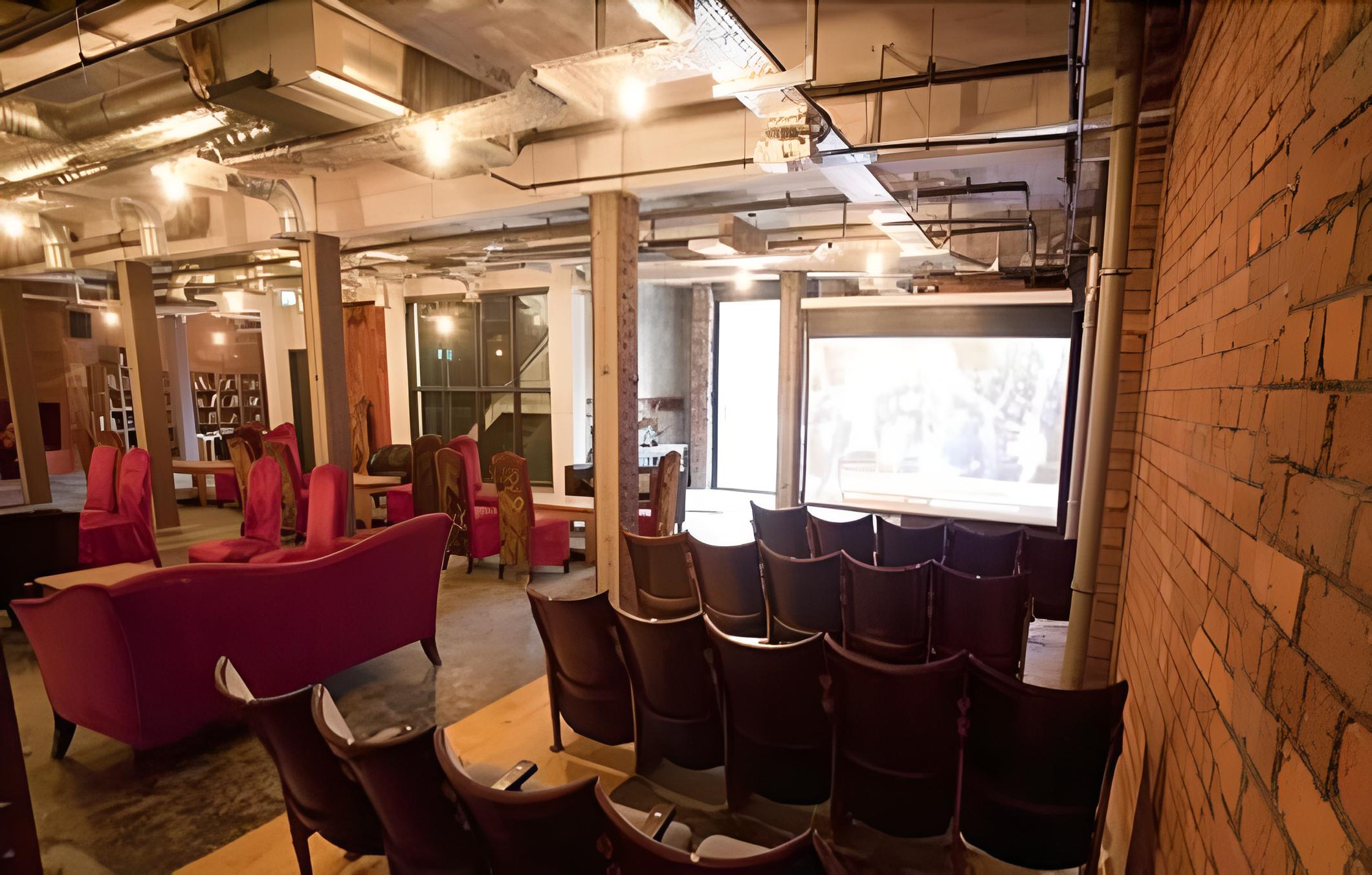 Victoria Warehouse Hotel