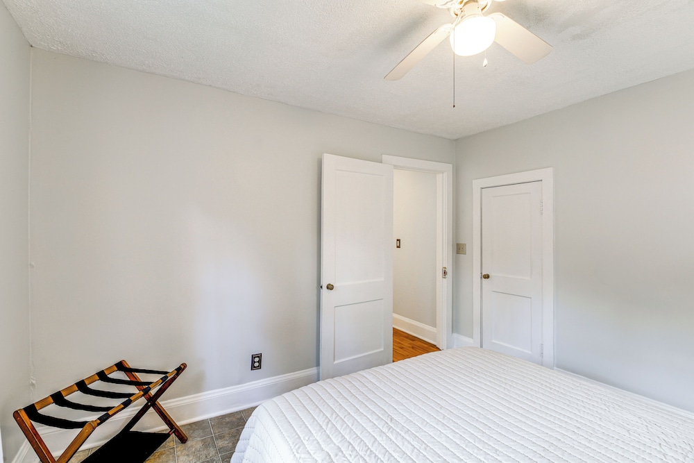 Updated Damascus Cottage on Appalachian Trail! view 3