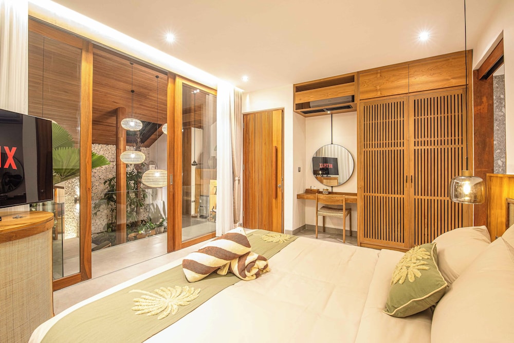 Luxury 2BR Retreat Jungle View Near Ubud Center