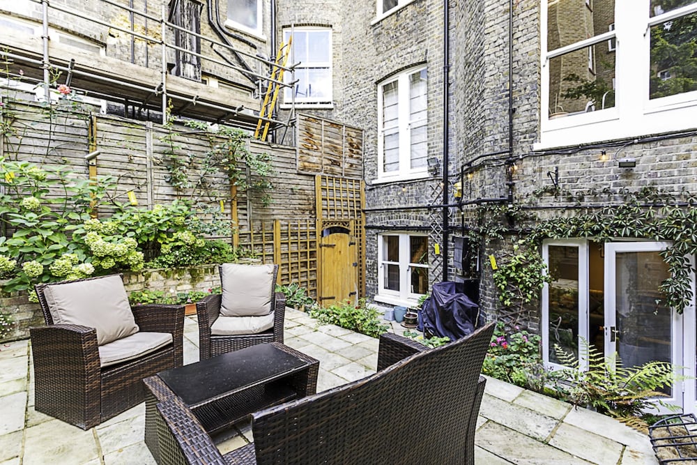 outdoor bbq area