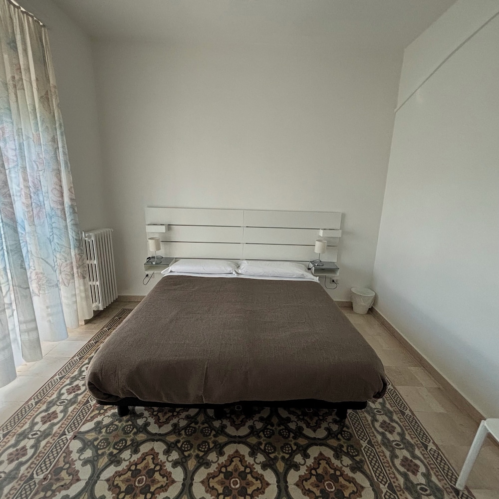 Room & Parking