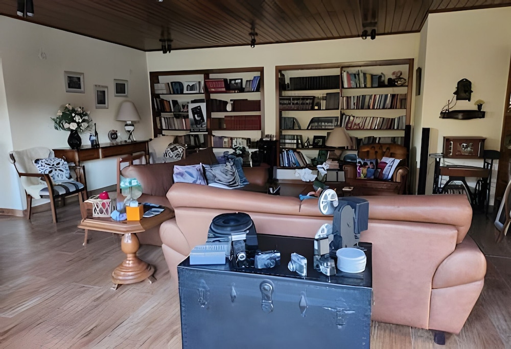THE WRITERS HOUSE