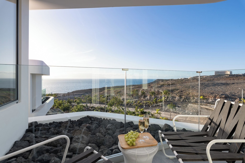 Villa Superior 1 - Casangular by Upper