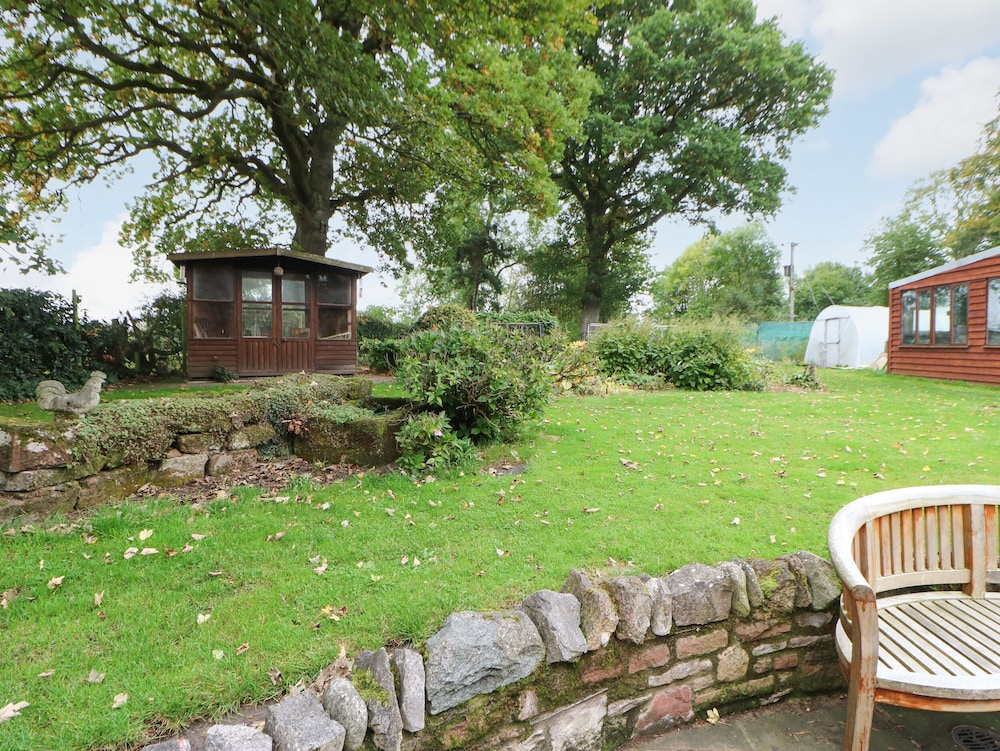 Holly Lodge