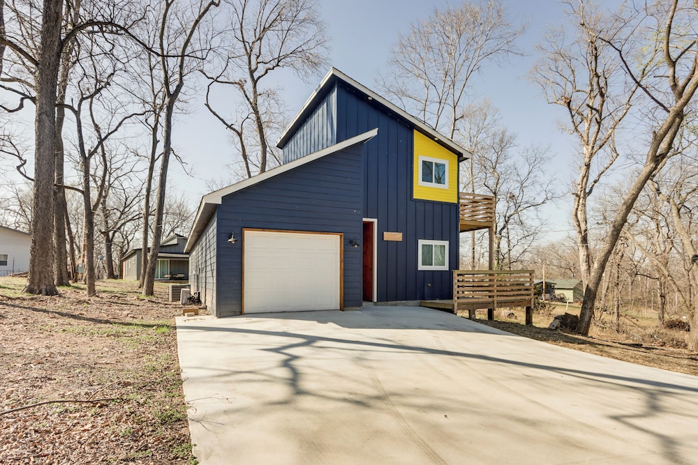 1/2 Mi to Grand Lake: Home w/ Furnished Deck!