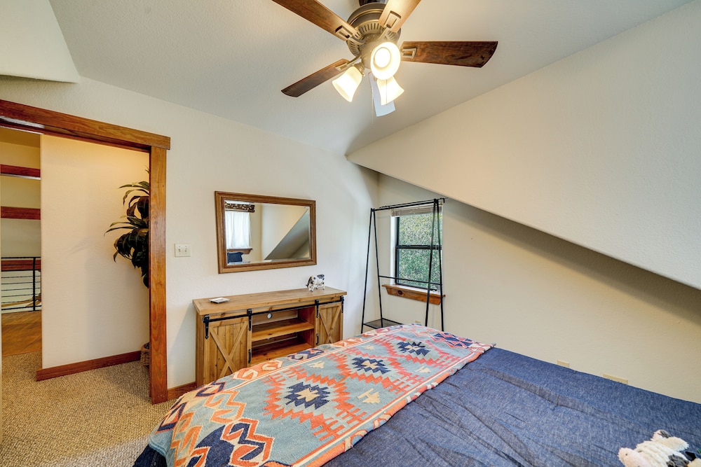 Swim, Hike & Unwind: Serene Hill Country Retreat